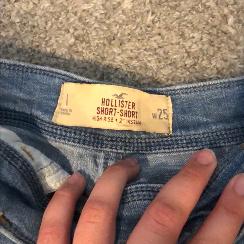 Hollister jean shorts - Picture 3 of 3